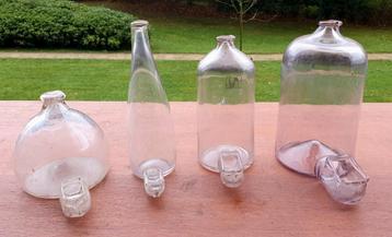 Oude Mondgeblazen Drinkflessen voor Vogelkooi beschikbaar voor biedingen
