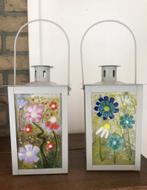 Lantaarn glasfusing bloem metaal blauw roze, Huis en Inrichting, Woonaccessoires | Kandelaars en Kaarsen, 25 tot 50 cm, Nieuw