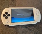 Psp street Zwart/Wit met veel voorgeïnstalleerde spellen, Spelcomputers en Games, Spelcomputers | Sony PSP, Met games, Overige modellen