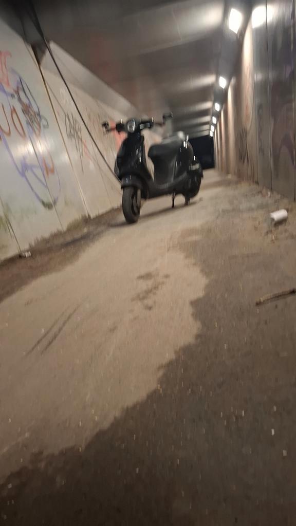 Zip 4t brom.  (ook teruil tegen mooie zip 2t), Fietsen en Brommers, Scooters | Piaggio, Zo goed als nieuw, Zip, Benzine, Ophalen