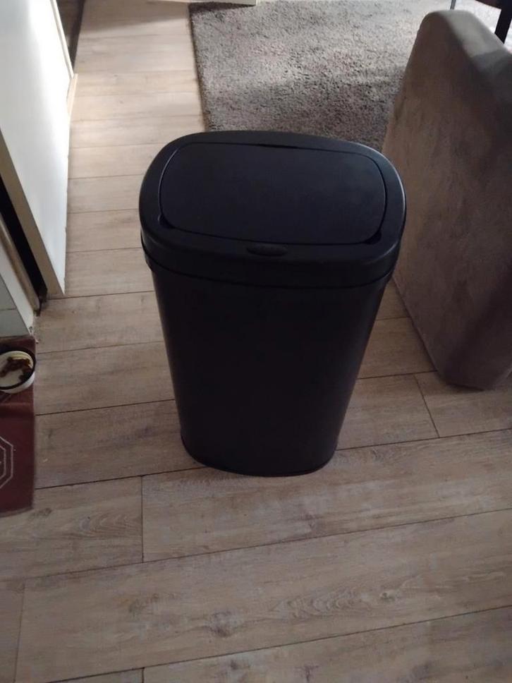 Afvalemmer met Sensor - Handig en Hygiënisch!, Huis en Inrichting, Woonaccessoires | Prullenbakken, Zo goed als nieuw, Metaal