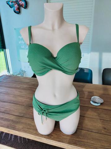  Mooie bikini van Beachlife. Top mt 40D en broekje mt 38 (M) beschikbaar voor biedingen