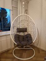Ei hangstoel met grijze kussens, Wit, Zo goed als nieuw, Stof, Ophalen of Verzenden
