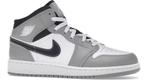 Nike Jordan 1 Mid Light Smoke Grey GS maat 36 36.5 38 39, Kleding | Dames, Schoenen, Nieuw, Ophalen of Verzenden