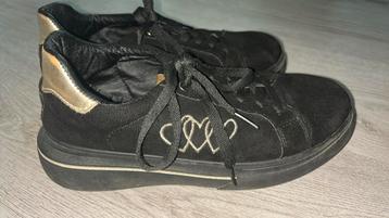 Dames schoenen beschikbaar voor biedingen