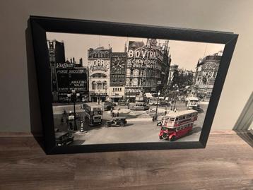 2 schilderijen new york/london beschikbaar voor biedingen