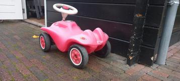 Speelauto rood beschikbaar voor biedingen