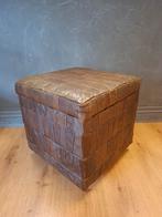 Vintage patchwork lapjes poef voetenbankje leer hocker, Vintage mid century design jaren 60 70 retro, ...., Ophalen of Verzenden