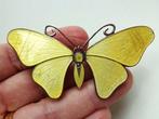 Jaren '20 geel glas guilloche emaille broche: vlinder. 8 cm, Ophalen of Verzenden, Koper, Broche