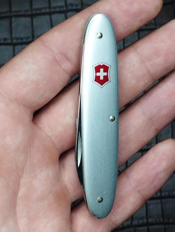 zakmes uit de jaren negentig victorinox, zwitserland beschikbaar voor biedingen