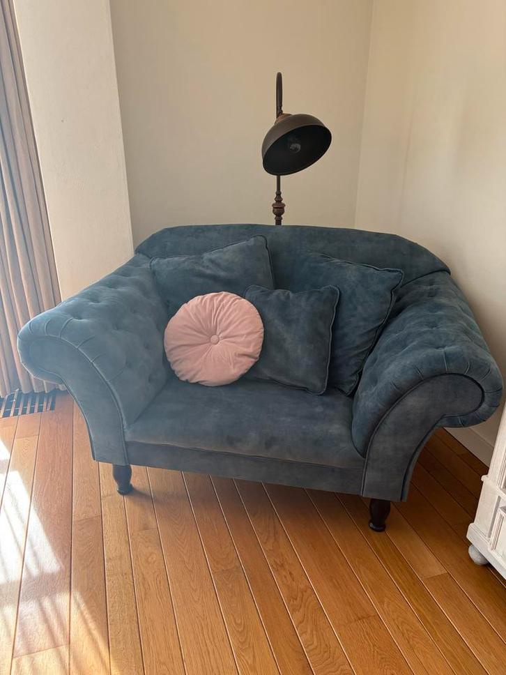 blauwgroen chesterfield loveseat in goede staat, Huis en Inrichting, Banken | Sofa's en Chaises Longues, Zo goed als nieuw, Overige maten