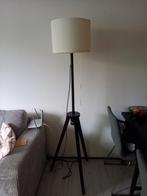 Ikea Staande Lamp Lauters bruin essen (zwart hout)/wit, Huis en Inrichting, Lampen | Vloerlampen, Ophalen, Hout, Gebruikt, 100 tot 150 cm