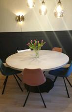 Ronde eettafel beton lichtgrijs 150cm, Huis en Inrichting, Tafels | Eettafels, Zo goed als nieuw, Ophalen