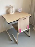 Kleuter bureau met stoeltje meisje roze details AHRAND buro, Gebruikt, Ophalen of Verzenden, Tafel(s) en Stoel(en)