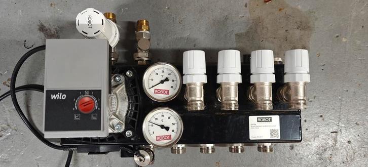 Robot Vloerverwarming Verdeler 4 Zones, Doe-het-zelf en Verbouw, Verwarming en Radiatoren, Gebruikt, Overige typen, 200 tot 500 watt