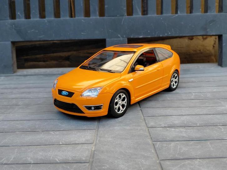 Ford Focus mk2 ST 2004-2008 oranje 1/18 Powco, Hobby en Vrije tijd, Modelauto's | 1:18, Zo goed als nieuw, Auto, Overige merken
