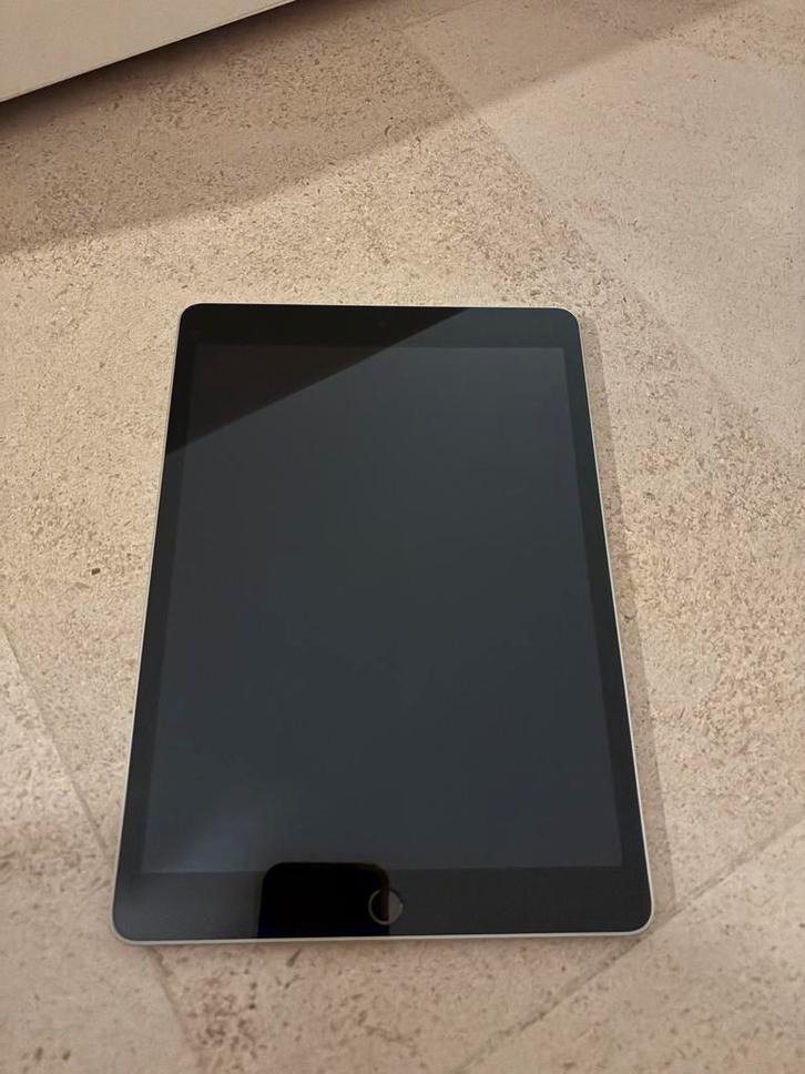 Apple Ipad 9e generatie, zilver, wifi, 64 G, 10.2 inch, Computers en Software, Apple iPads, Zo goed als nieuw, Apple iPad, Wi-Fi