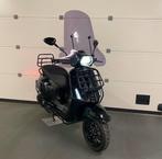 Vespa sprint 2019 euro 4 10k km full black en geel kenteken, Fietsen en Brommers, Scooters | Vespa, Ophalen, Maximaal 45 km/u