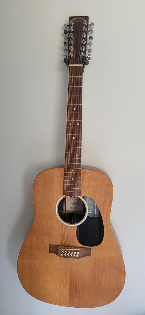 Martin D-X2E 12-string, Muziek en Instrumenten, Snaarinstrumenten | Gitaren | Akoestisch, Zo goed als nieuw, Western- of Steelstringgitaar