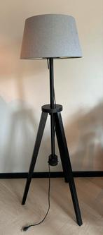 2x IKEA LAUTERS Lampen - Vloerlamp, Huis en Inrichting, Lampen | Vloerlampen, Ophalen, Zo goed als nieuw, Hout, Minder dan 100 cm