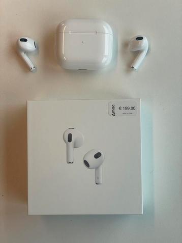 Apple AirPods 3 - Zo goed als nieuw! beschikbaar voor biedingen