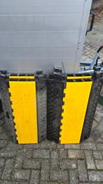2x 2 stuks Kabelbrug / Kabelgoot - 3 Kanalen, Ophalen