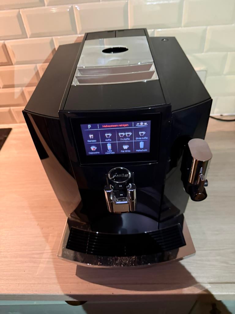 Jura S8 (EA) 2021 piano black,  nieuwstaat met garantie, Witgoed en Apparatuur, Koffiezetapparaten, Jura, Jura, 10 kopjes of meer