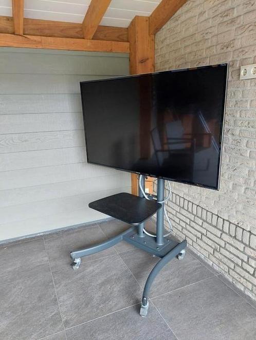 Panasonic tv met verrijdbaar onderstel, Audio, Tv en Foto, Televisie-accessoires, Zo goed als nieuw, Ophalen