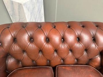 Nieuw gerestaureerd Chesterfield 2-Zitsbank Rood/Bruin Leer beschikbaar voor biedingen