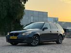 BMW 5-serie Touring 525i/PANODAK/VELGEN/XENON, Achterwielaandrijving, 2000 kg, Leder en Stof, 2996 cc