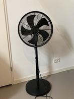 Zwarte staande elektrische ventilator, Witgoed en Apparatuur, Ophalen, Zo goed als nieuw, Statiefventilator