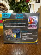Phantasmal Flames ETB Geseald, Hobby en Vrije tijd, Verzamelkaartspellen | Pokémon, Ophalen of Verzenden, Nieuw, Boosterbox