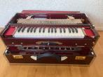 Harmonium - Scalechanger, Gebruikt, Overige formaten, Toetsaccordeon, Met koffer