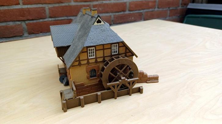 2 Watermolens, mooi groot 5€ per stuk, Hobby en Vrije tijd, Modeltreinen | H0, Gebruikt, Brug, Tunnel of Gebouw, Overige merken