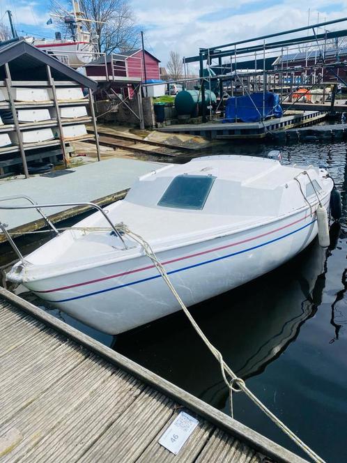 Zeilboot met kajuit en motor, Watersport en Boten, Motorboten en Motorjachten, Gebruikt, Polyester, Benzine, Ophalen of Verzenden