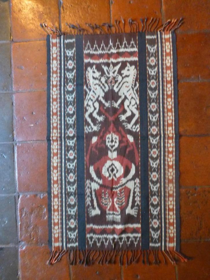 Antieke handgeweven IKAT met koloniaal motief, Antiek en Kunst, Kunst | Niet-Westerse kunst, Verzenden