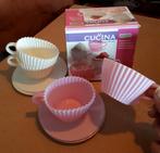 Nieuw: 4 Cupcake vormpjes roze wit - muffin bakvorm cakevorm, Ophalen, Nieuw, Taarten of Cupcakes, Bakvorm