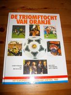De triomftocht van Oranje., Ophalen of Verzenden, Zo goed als nieuw, Balsport