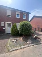 Huis te koop Beatrixlaan 13 in Roermond/Maasniel, Huizen en Kamers, Huizen te koop, 200 tot 500 m², Roermond, 120 m², Twee onder één kap