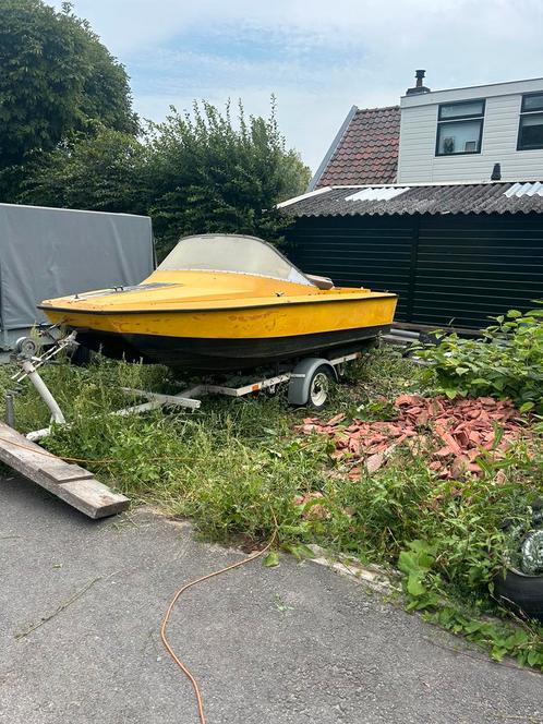 Visbootje tourbootje met motor en trailer, Watersport en Boten, Kano's, Overige typen, Ophalen of Verzenden