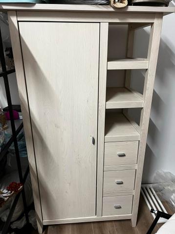 GRATIS Babykamer kledingkast met lades en hangruimte - afbeelding 2