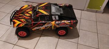 Traxxax Slash 4x4 roller beschikbaar voor biedingen