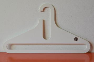 Retro vintage jaren 70 Danilo Silvertrin kleerhanger beschikbaar voor biedingen