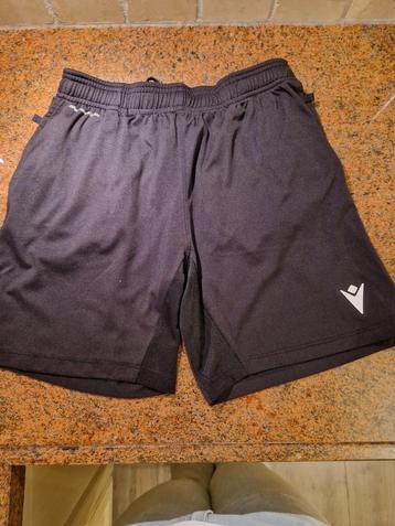 Macron sportshort - Zwart. Maat m. beschikbaar voor biedingen