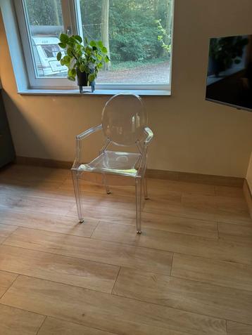 Louis Ghost Kartell Starck tranparante 4 eettafel stoelen beschikbaar voor biedingen