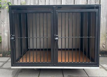 Twee vaks autokooi/autokennel beschikbaar voor biedingen