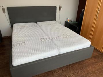 Tweepersoons Dorsoo bed beschikbaar voor biedingen