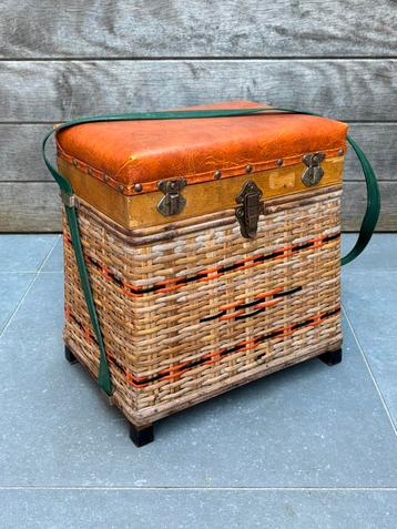 Vintage viskist, viskoffer, viskorf, visbak hengelsport beschikbaar voor biedingen
