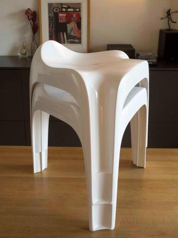 Casalino hockers wit | design Alexander Begge | Casala beschikbaar voor biedingen