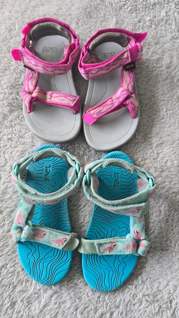 Teva Sandalen - blauw maat 23/24? , roze maat 26, Kinderen en Baby's, Kinderkleding | Schoenen en Sokken, Gebruikt, Schoenen, Meisje